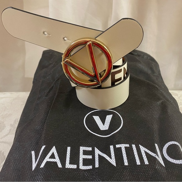 Mario Valentino Accessories - 🆕 Valentino, by Mario Valentino Reversible Belt😍